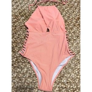 NWOT Cupshe salmon one piece swimsuit, cut out sides, front keyhole, L